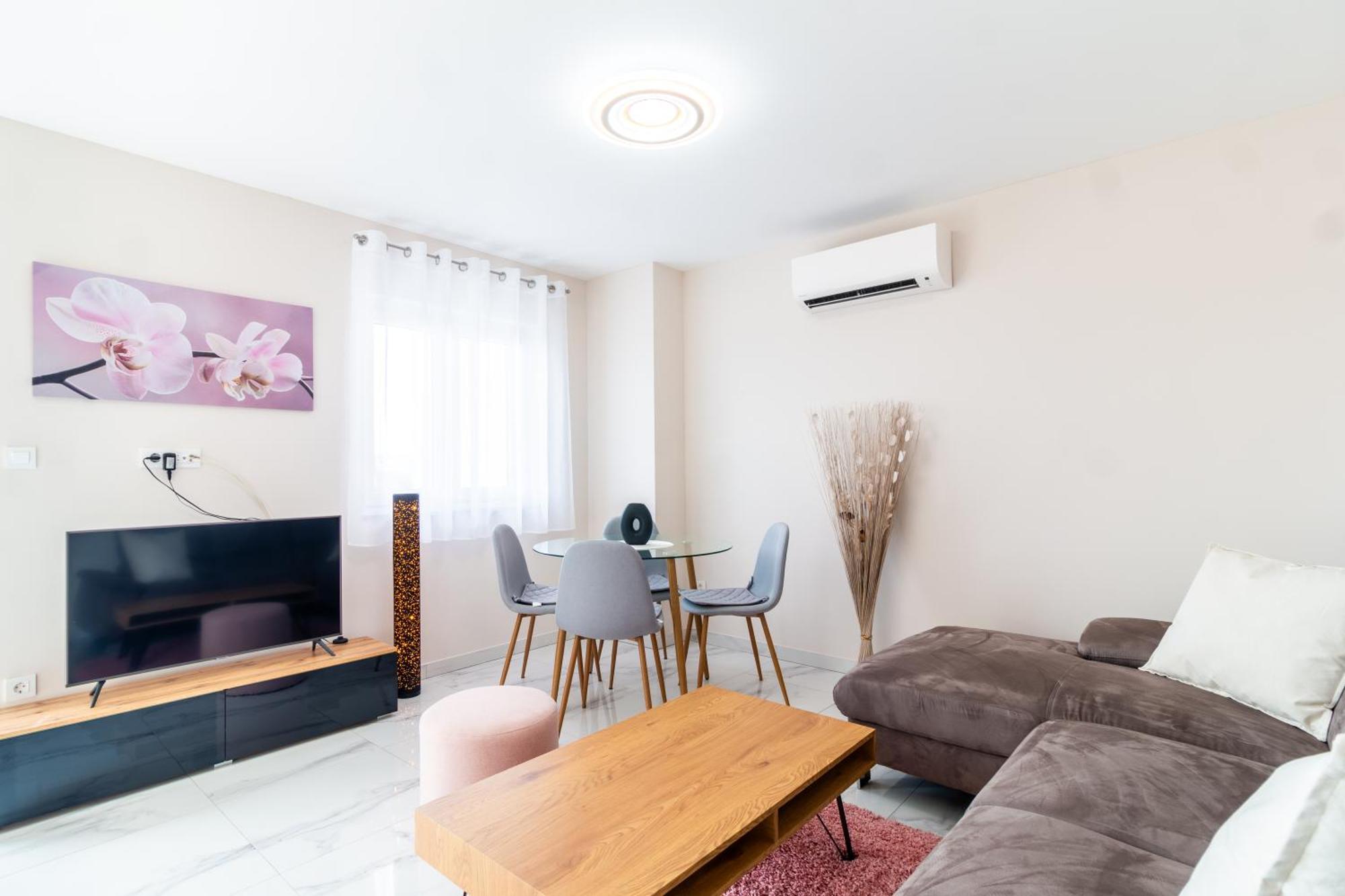 Apartmani Nela Kaštela Exteriör bild